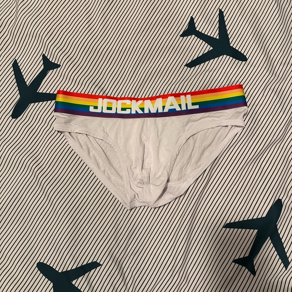 Men’s bikini brief underwear. Fits a USA Medium